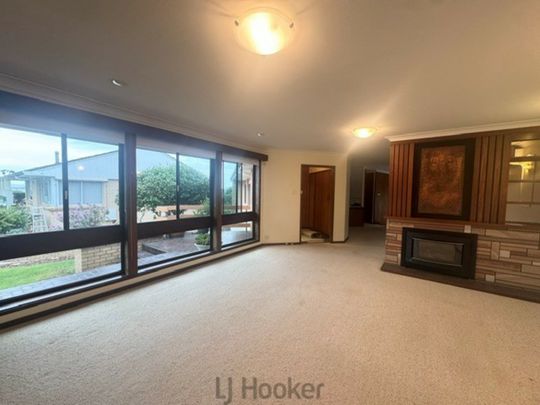 Spacious 3 Bedroom Home in Belmont - Photo 1