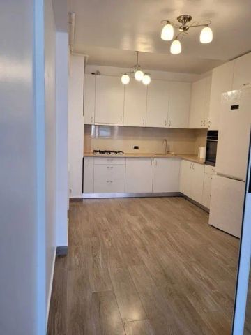 Apartament 3 camere de inchiriat Isaran, Tractorul - Fotografie 5