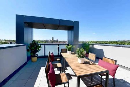 8 Bed Standard Ensuite - Photo 2