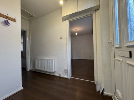 2 Bedroom House - Photo 5