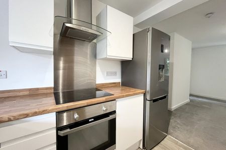 WEST PARADE APARTMENTS - Photo 5