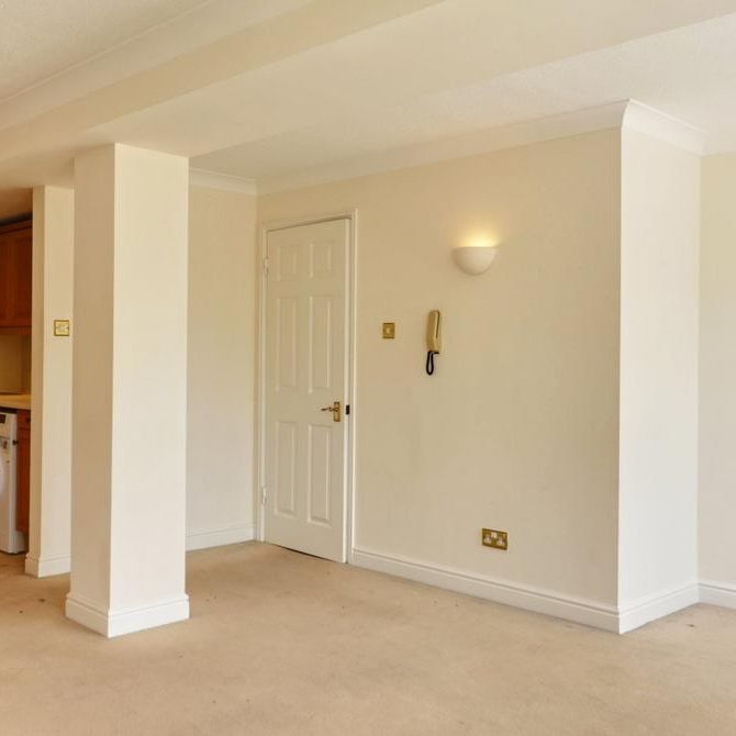 1 bedroom flat to rent - Photo 1