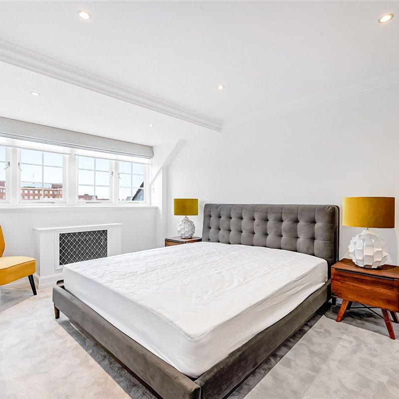 VIRTUAL TOUR AVAILABLE A four bedroom apartment of approximately 2,354 square feet. - Photo 1