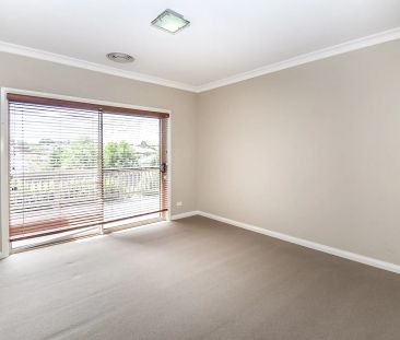 7 Collins Way, Orange. - Photo 1