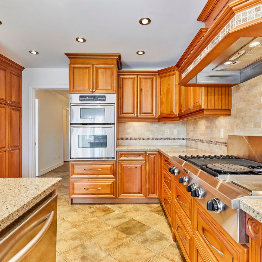 For Lease - 351 Kirby Crescent, Newmarket, Ontario - Photo 1