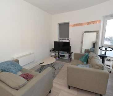2 bedroom flat to rent - Photo 3