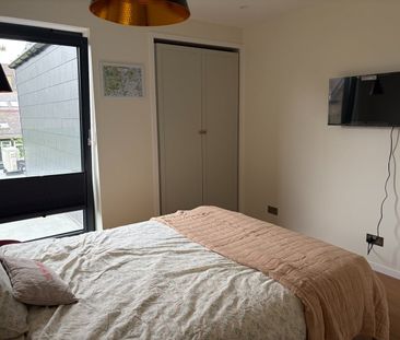 Room in a Shared House, South Park Road, SW19 - Photo 3