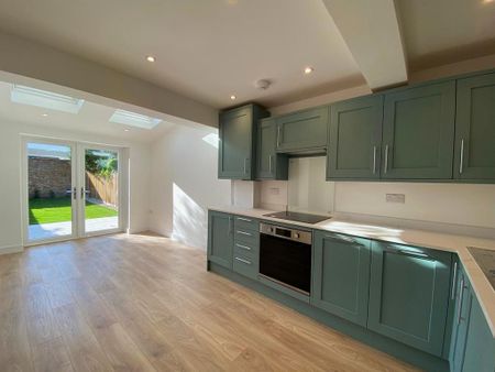 2 bedroom ground floor flat to rent - Photo 5