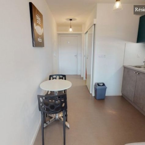 T1 RDC de 23m2 à 27m2 meublé et équipé - Photo 1