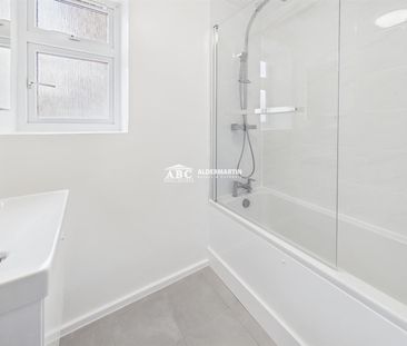 Stratton Close, HA8 6PL, Edgware - Photo 6