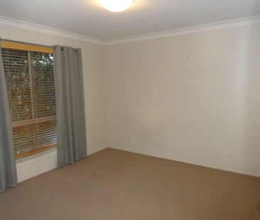 Private Eastside Unit in Secured Gated Complex - Photo 6