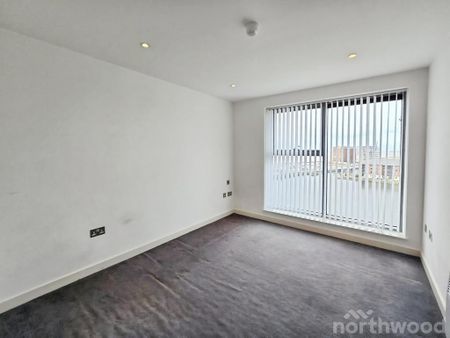2 bedroom flat to rent - Photo 4