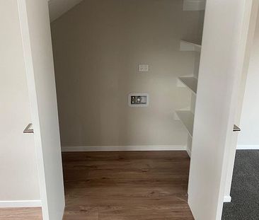 Pet friendly Modern 2BR Townhouse in Addington! - Photo 3