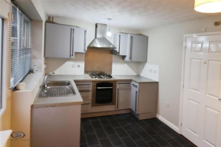 2 bedroom semi-detached house to rent - Photo 5