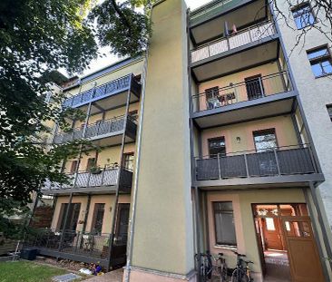 Traumhafte Denkmal-Wohnung mit Lift, Balkon, Parkett, Design Bad - Photo 5