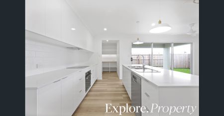 Stunning Duplex in Miraflores Estate! - Photo 5