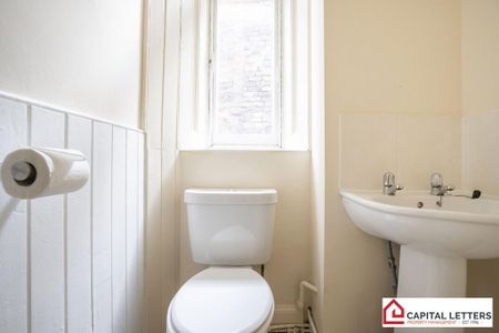 3 bedroom flat to rent - Photo 2