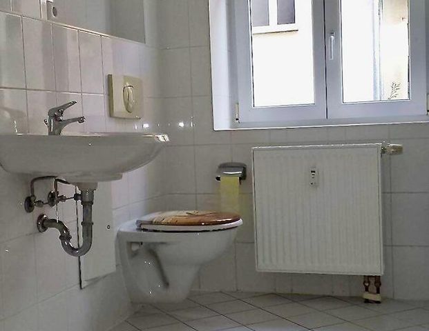 Helle 3-Zimmer-Wohnung mit Balkon im Grünen – ruhig & zentral - Foto 1