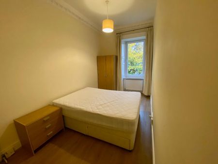 3 bedroom flat to rent - Photo 4