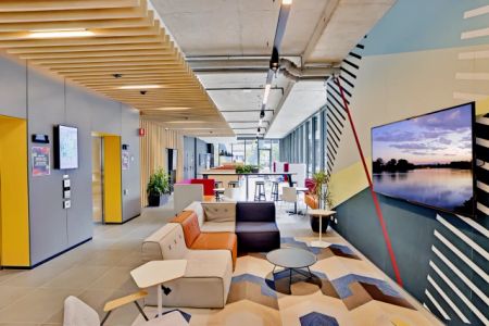 Twin Room-King Single Bed with Premium View - Photo 3