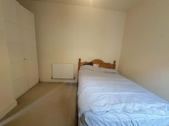 1 bedroom in a house share to rent - Photo 1