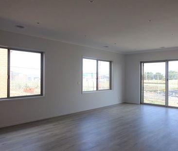 Perfect Family Home! - Photo 6