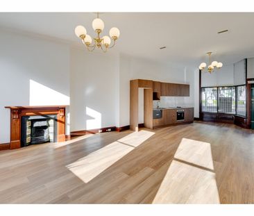 Unique Character meets Modern Functionality - Photo 6