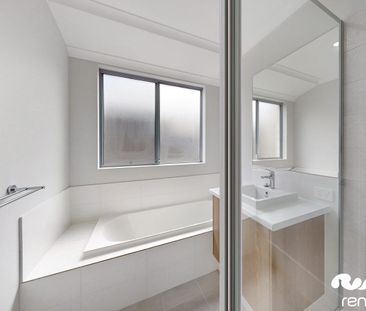 CHARMING FAMILY HOME - Photo 5