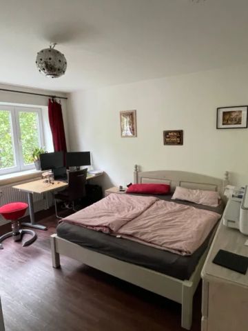 Schöne 2,5 Zimmer Dachgeschosswohnung in Winterhude - Photo 4