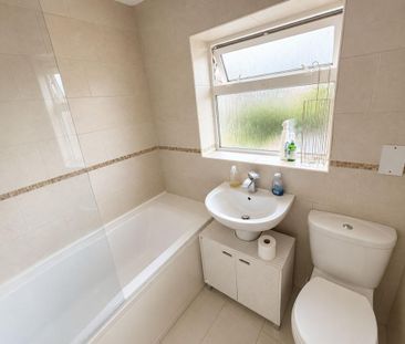 House of multiple occupation to rent - Photo 3