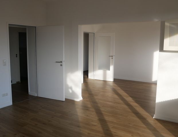 Komponistenviertel Wiesbaden, Modernisierte 3 ZKDuB Mietwohnung mit gr. Wohn-Eßb ... - Photo 1