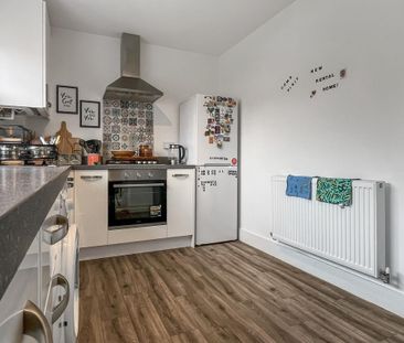 1 bedroom coach house to rent - Photo 3