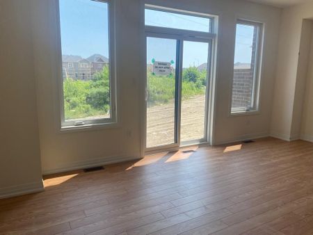 For Lease - 1181 MARATHON Ave. Avenue, Pickering, Ontario - Photo 3