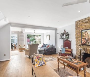 56 Sanway Close, Byfleet - 4 bedrooms Property for lettings - Seymours - Photo 1