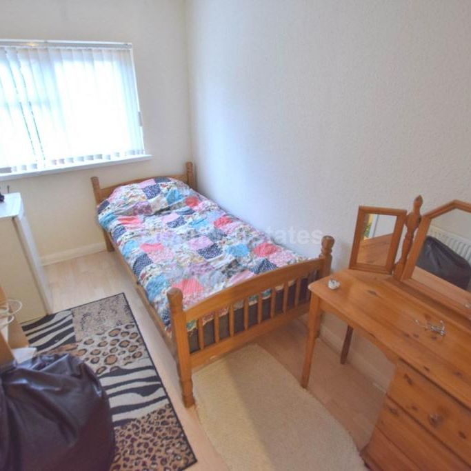 1 bedroom in a house share to rent - Photo 1