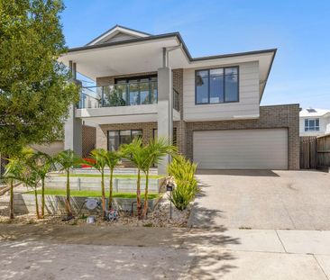 Prime Location With Bay Views - Photo 6