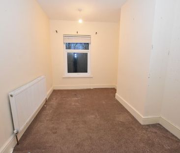 3 bedroom House To Let - Photo 2