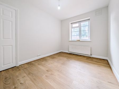 2 Bed Flat, Blakewood Court, SE20 - Photo 2