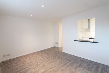 Tudor Court, Old Station Way, Godalming, Surrey, GU7 - Photo 5