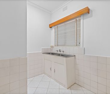 46 Leonard Avenue, Glenroy VIC 3046 - House For Rent | Domain - Photo 5