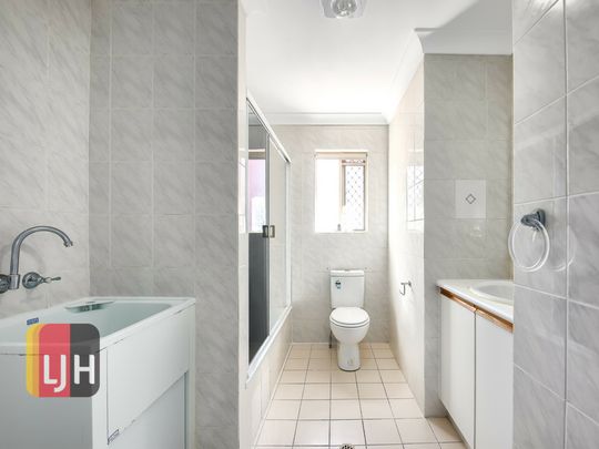 Modern 2 Bedroom Unit In The Heart Of Everton Park � Walk To Cafes And Transport - Photo 1