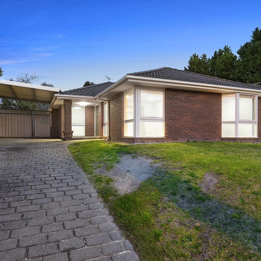 103 Kennington Park Drive Endeavour Hills VIC - Photo 1