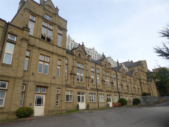 Clare Hall, Halifax, HX1 - Photo 1