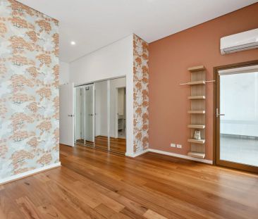 Stylish and Modern Two Bedroom Apartment - Photo 3