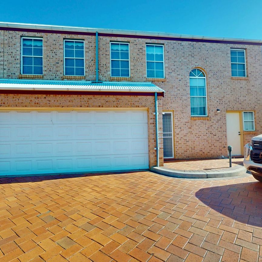 Luxurious Resort-Style Living in Prestigious Perignon Park - Photo 1