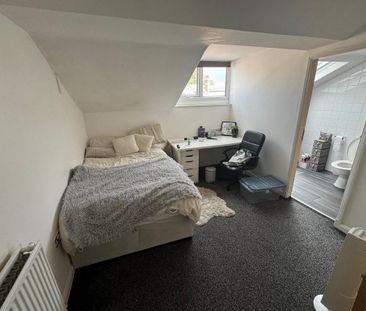 5 bedroom flat to rent - Photo 3