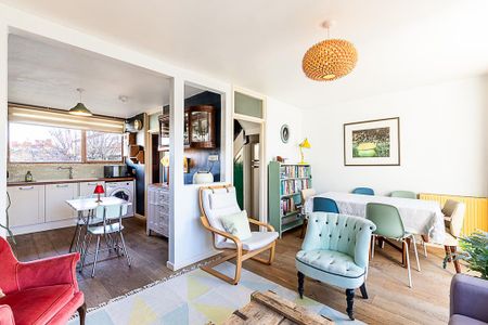 3 bedroom flat to rent - Photo 4