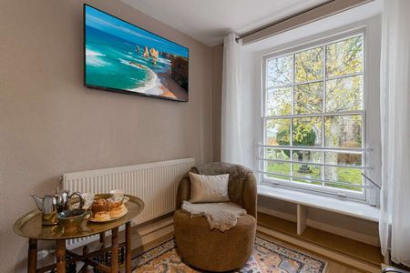 High Street - Photo 3