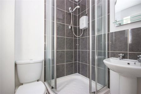 2 bedroom end of terrace house to rent - Photo 5