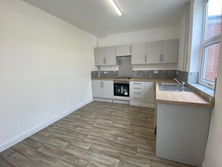 2 bedroom terraced house to rent - Photo 4